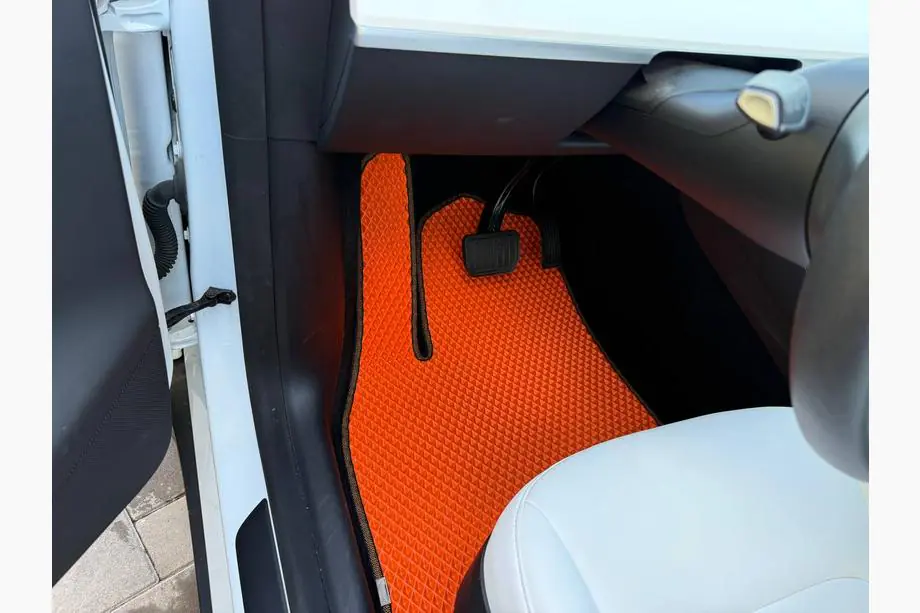 Tesla Model Y 2020– EVA rohože do interiéru (2020-2024, Oranžová) Image