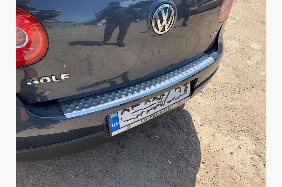 Volkswagen Golf 5 2003–2009 Nerezové lišty na zadný nárazník OmsaLine Fotografia 4