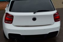 BMW 1. séria F20/F21 2011–2019 Nerezová lišta hrany kufra fotografia 4