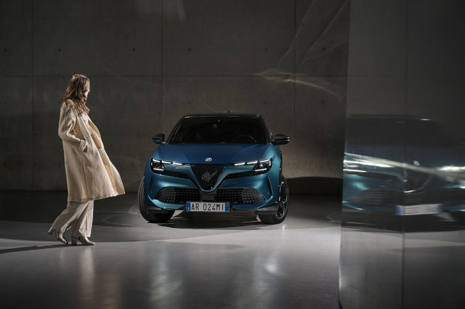 Alfa Romeo Junior Hybrid: test crossoveru