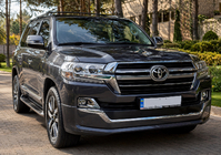 Toyota Land Cruiser 200 2007–2021 Predný lip spojler 2016↗ (Executive 2019) fotografia 2
