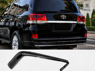 Toyota Land Cruiser 200 2007–2021 Zadná lišta difúzora s chrómom 2016-2021 (Executive 2019/2021) Čierna farba fotografia 1