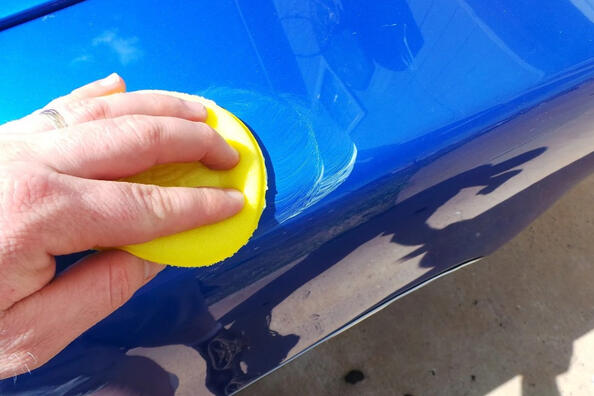 Dá sa naniesť bežný vosk na mokré auto?