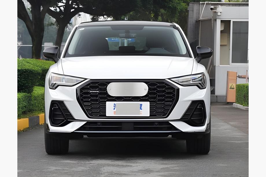 Audi Q3 2019–2025 Mriežky hmlových svetiel s predným lipom (2 ks, čierne) Image