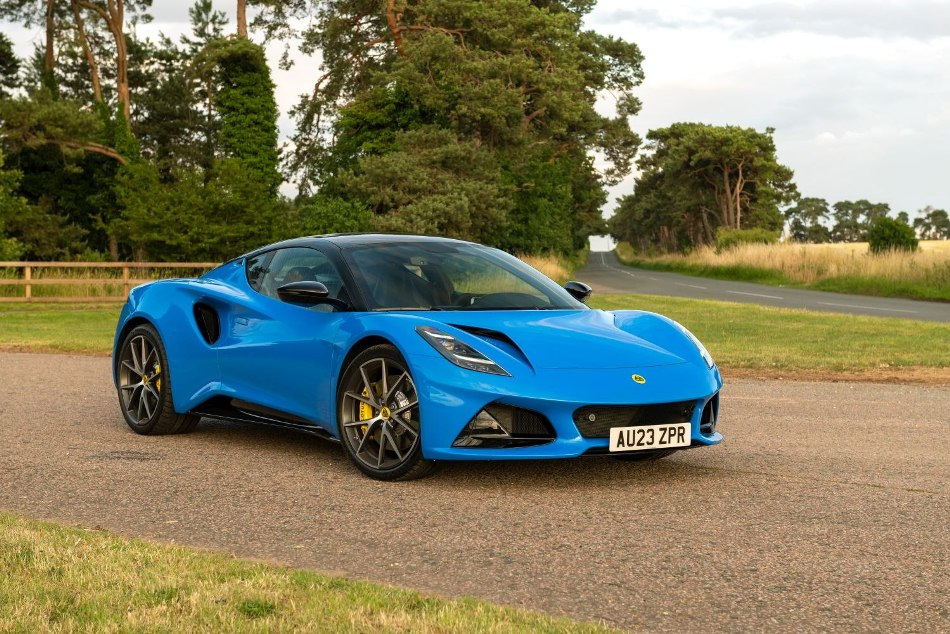 Test športového auta Lotus Emira