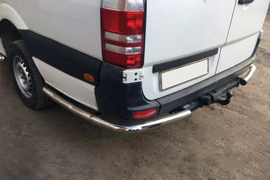 Zadné ochranné oblúky na auto: výhody a ako vybrať