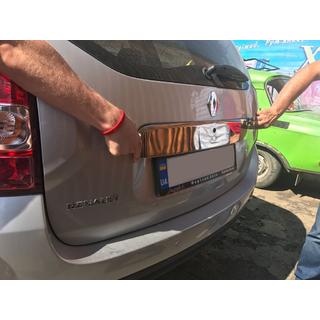 Plná lišta nad ŠPZ (nerez) Dacia Duster 2008–2018 fotografia 3