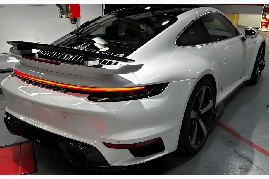 Porsche 911 (992) 2018– Zadný nárazník kompletný Image