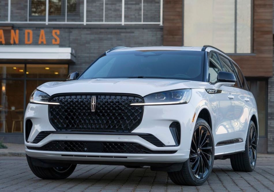 Modernizovaný Lincoln Aviator: prehľad parametrov, výbav a dizajnu