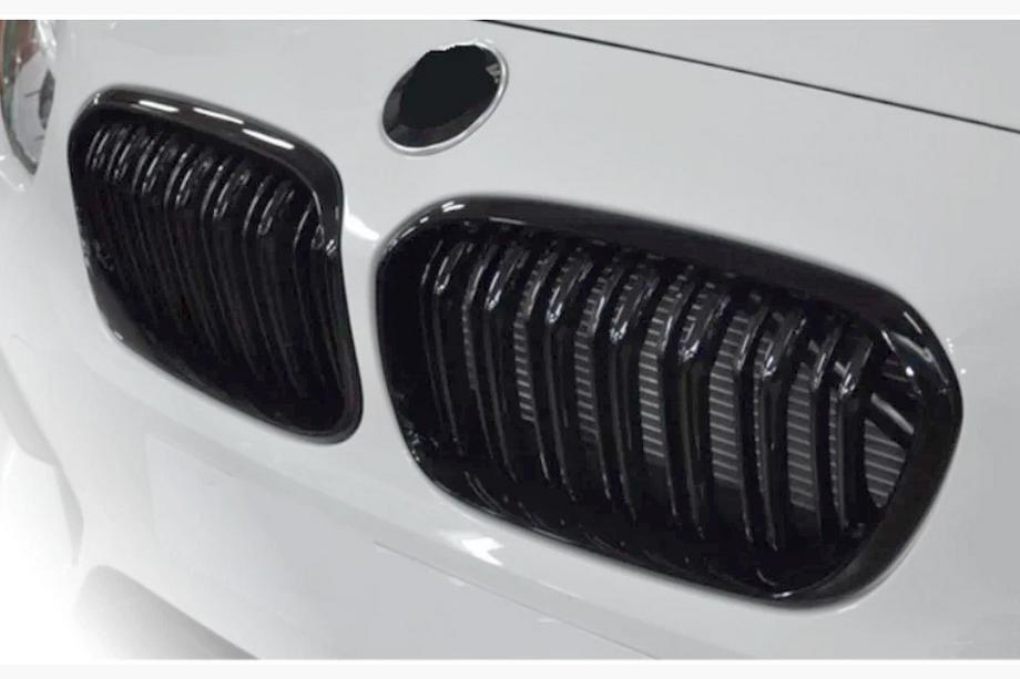 BMW 1. séria F20/F21 2011–2019 M-Look obličky (2015-2019, čierny lesklý) Image