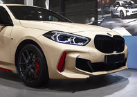 BMW 1. séria F40 2019–2024 M-Look ľadvinky (matná čierna) fotografia 1