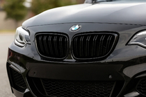 BMW 2. séria F22/F23 2014–2021 Obličkové mriežky M-Look (lesklá čierna) fotografia 1