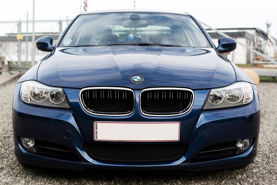 BMW 3 rad E90/E91 2005–2011 Predné obličky M-Look (pre E-90/91 2008-2011, čierny lesk s chrómovým rámikom) Image