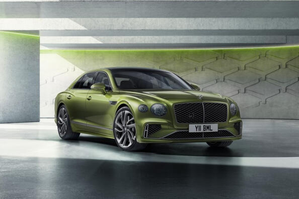 Recenzia luxusného sedanu Bentley Flying Spur 2025