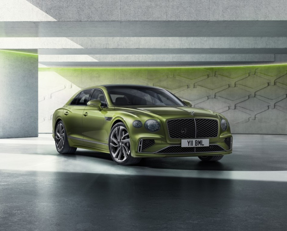 Recenzia luxusného sedanu Bentley Flying Spur 2025