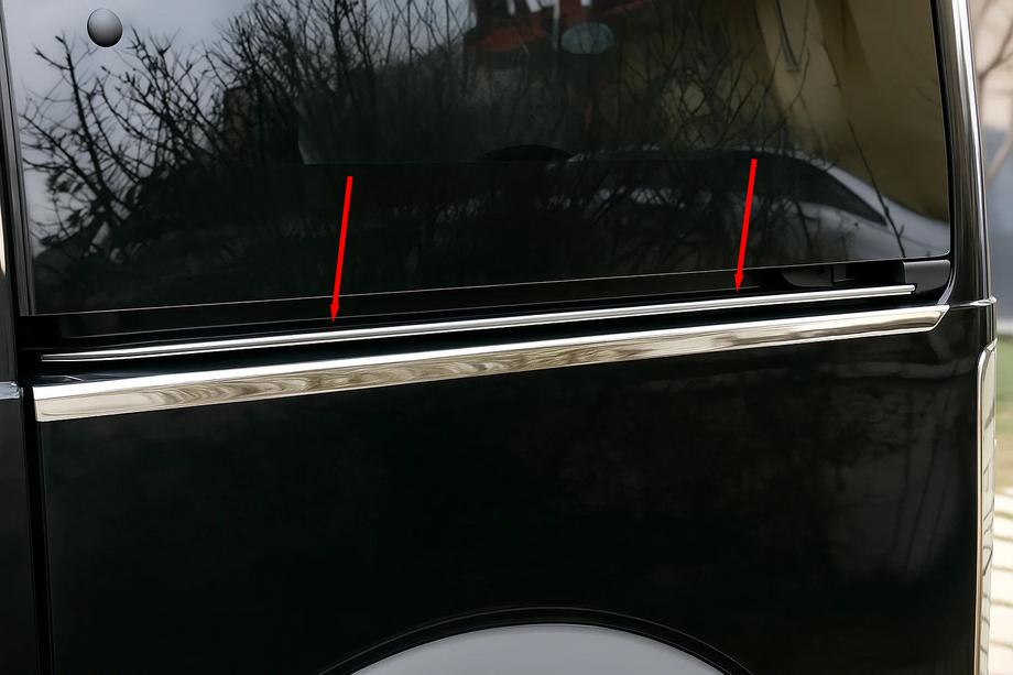 Ford Connect 2002–2006 Nerezová lišta na koľajnicu posuvných dverí Image