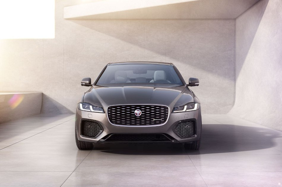 Jaguar XF (X260): prehľad štýlového prémiového sedanu