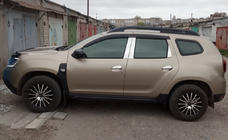 Dacia Duster 2008–2018 Lišty stĺpikov dverí (6 ks, nerez) fotografia 1