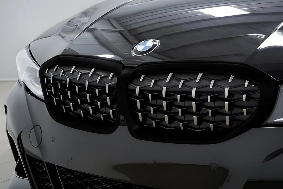 BMW 3. rad G20/G21 2018– Ľadvinky Diamond Silver (2018-2022, čierny rám) Fotografia 1