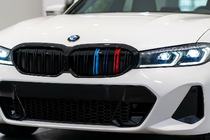 BMW 3. rad G20/G21 2018– Ľadvinky (mriežky) M-Look (2022+, M-Color) fotografia 1