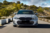 BMW 3. rad G20/G21 2018– Obličkové mriežky 1 Bar (2022+, lesklá čierna) fotografia 1