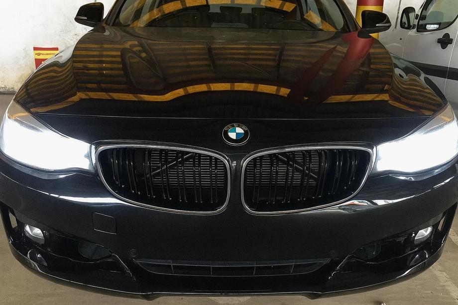 BMW 3. séria F34 2013–2020 M-Look obličkové mriežky (čierny lesk s chrómovým lemom) Image