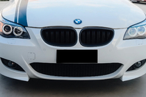 BMW 5. rad E60/E61 2003–2010 M-Look ľadvinky (matná čierna) fotografia 1