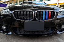 BMW 5. rad F10/F11 2010–2016 Obličkové mriežky M-Look (M-Color s chrómovým lemom) fotografia 1