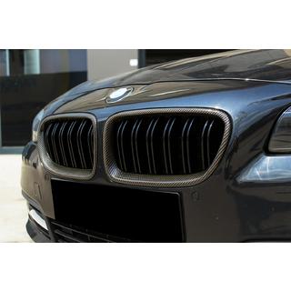 M-Look mriežky chladiča – obličky (lesklá čierna s karbónovým hydroprintom) BMW 5. rad F10/F11 2010–2016 fotografia 1