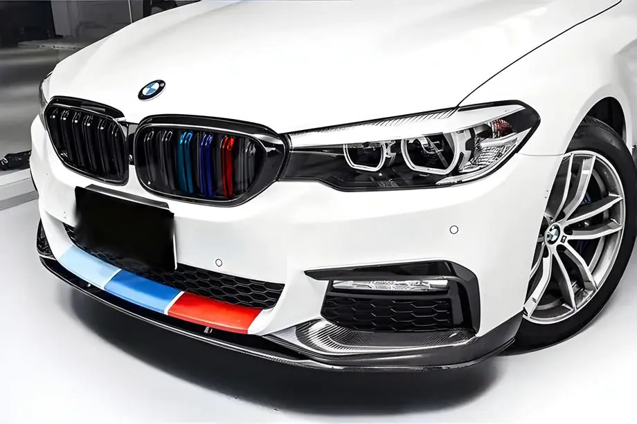 BMW 5. rad G30/G31 2017–2023 Obličková maska M-Look (2017-2020, M-Color) Image