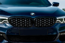 BMW 5. rad G30/G31 2017–2023 Ľadvinky Diamond Silver V1 (2017-2020, čierne lemovanie) fotografia 1