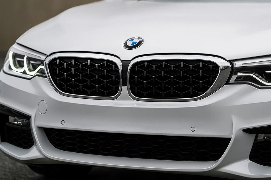 BMW 5. rad G30/G31 2017–2023 Obličkové mriežky Diamond Black V1 (2017-2020, chrómový lem) Image