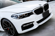 BMW 5. rad G30/G31 2017–2023 Obličkové mriežky 1 Bar (2017-2020, čierny lesk s chrómovým lemovaním) fotografia 1