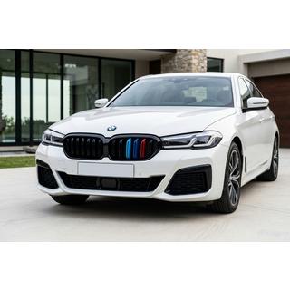 Obličkové mriežky M-Look V1 (2021+, M-Color) BMW 5. rad G30/G31 2017–2023 fotografia 1