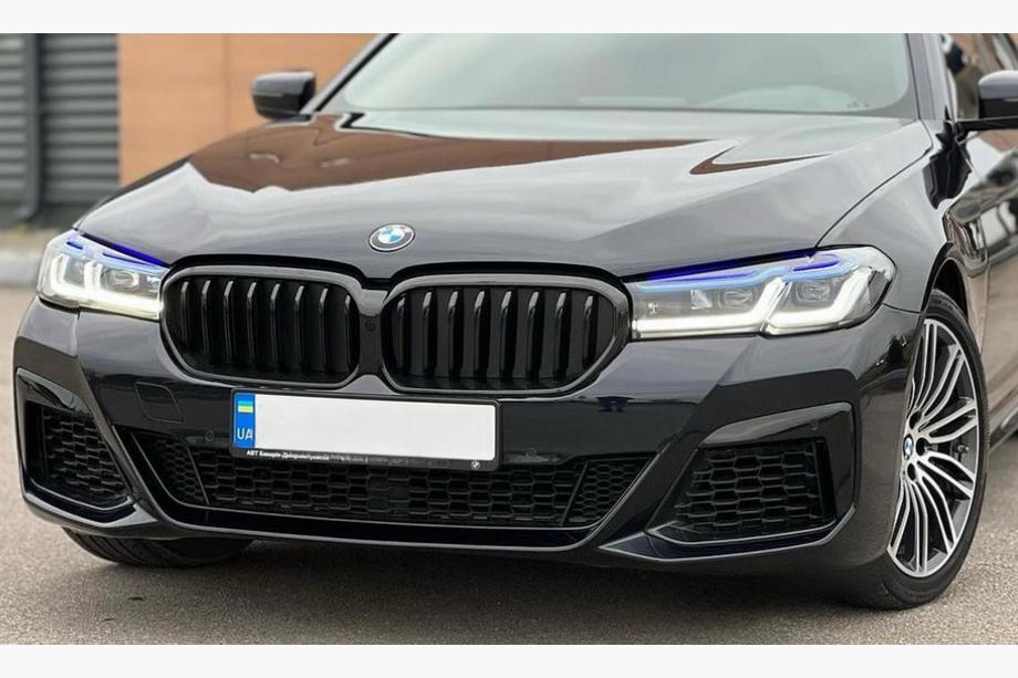 BMW 5. rad G30/G31 2017–2023 Obličkové mriežky 1 Bar (2021+, lesklá čierna) Fotografia 2