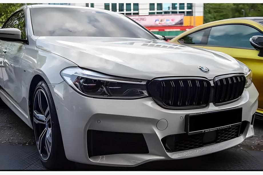 BMW 6. rad G32 2017– Ľadvinky M-Look (2017-2020, čierny lesk) Fotografia 1