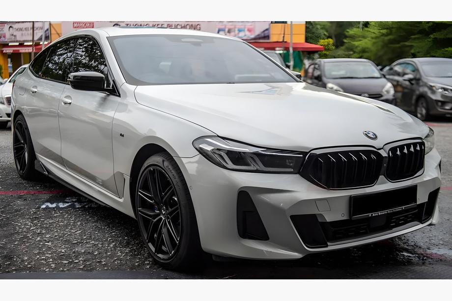 BMW 6. rad G32 2017– Obličky masky M-Look (2020-2023, čierny lesk) Image