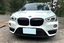BMW X1 F48 2015–2022 M-Look obličky (2015-2019, čierny lesklý) fotografia 1