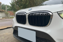 BMW X1 F48 2015–2022 M-Look obličkové mriežky (2015-2019, lesklá čierna s chrómovým rámikom) fotografia 1