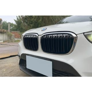M-Look obličkové mriežky (2015-2019, lesklá čierna s chrómovým rámikom) BMW X1 F48 2015–2022 fotografia 1