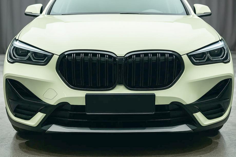 BMW X1 F48 2015–2022 Mriežky chladiča M-Look (2020-2022, čierny lesk) Image