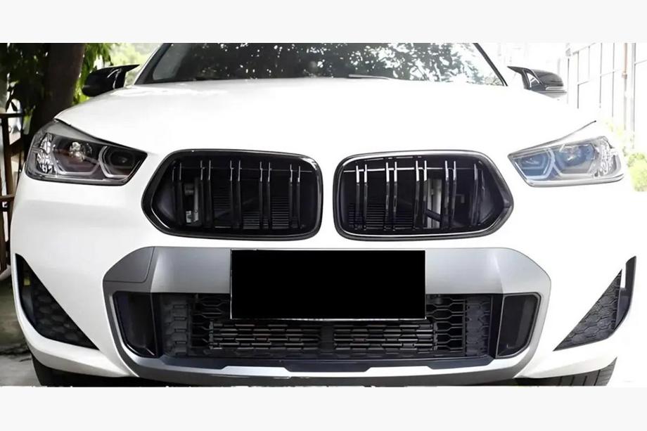 BMW X2 F39 2018–2023 Obličkové mriežky M-Look (lesklá čierna) Image