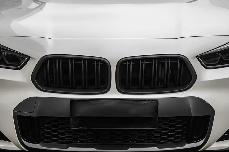 BMW X2 F39 2018–2023 M-Look ľadvinky (matná čierna) Image