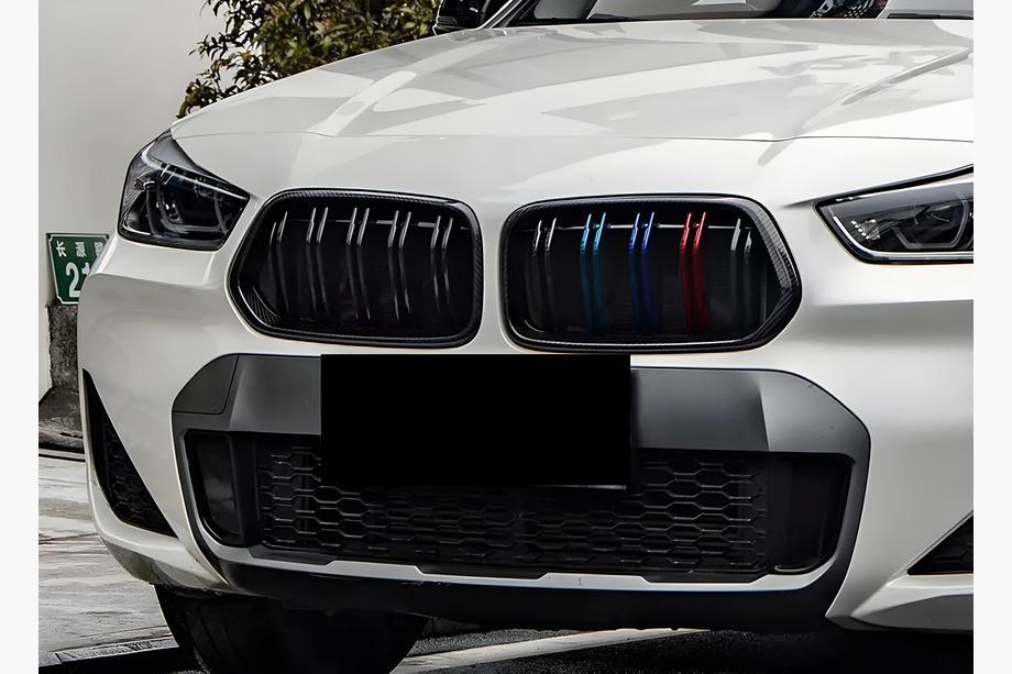 BMW X2 F39 2018–2023 M-Look obličkové mriežky (M-Color) Image