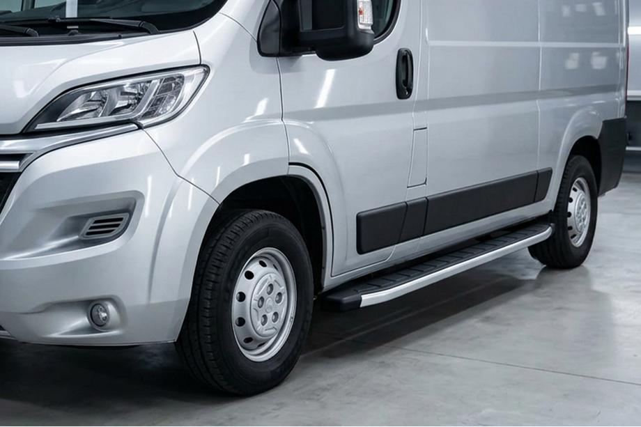Citroen Jumper 2007–2025 Bočné nášľapy Fullmond (2 ks, hliník) Image
