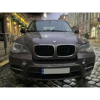 M-Look obličkové mriežky (čierny lesk s chrómovým lemom) fotografia 1