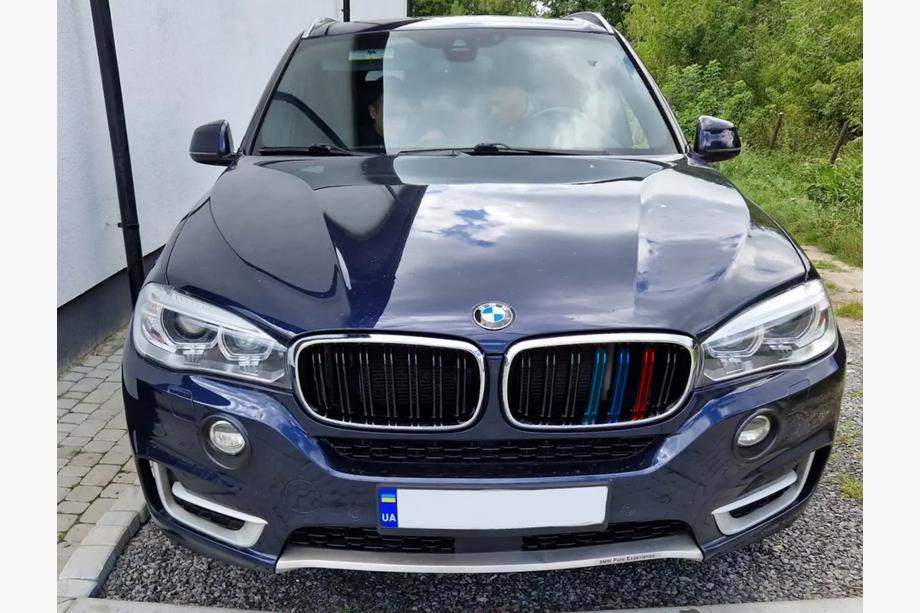 BMW X6 F16 2014–2019 Obličkové mriežky M-Look (M-Color s chrómovým lemom) Fotografia 1