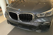 BMW X5 G05 2019–2026 Obličkové mriežky 1 Bar (2019-2022, čierny lesk s chrómovým lemovaním) fotografia 1