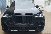 BMW X7 G07 2019– Obličkové mriežky M-Look (2019-2022, matná čierna) fotografia 1