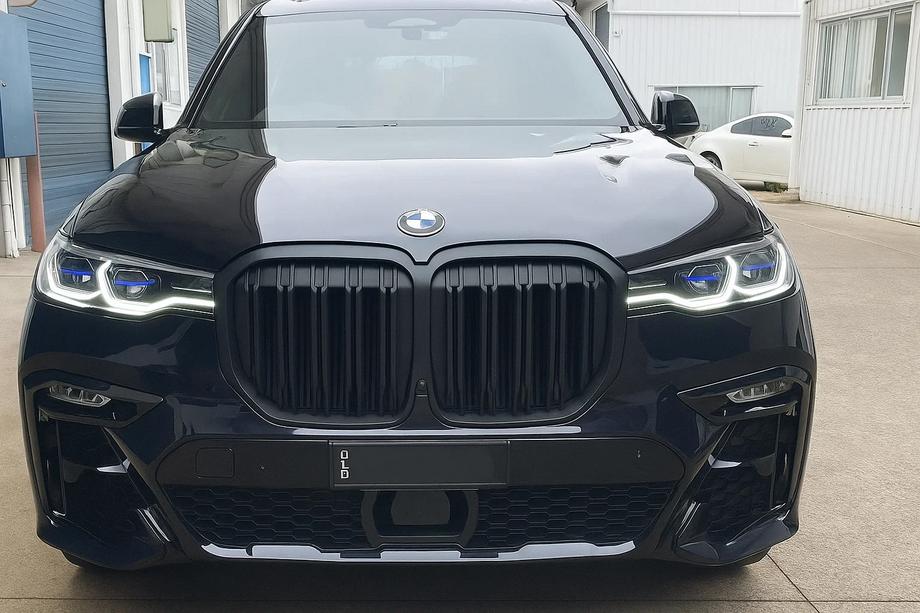 BMW X7 G07 2019– Obličkové mriežky M-Look (2019-2022, matná čierna) Image